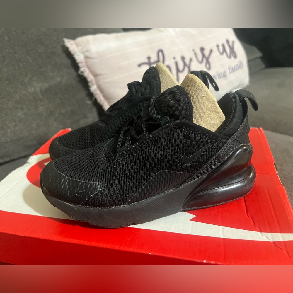 Nike 270